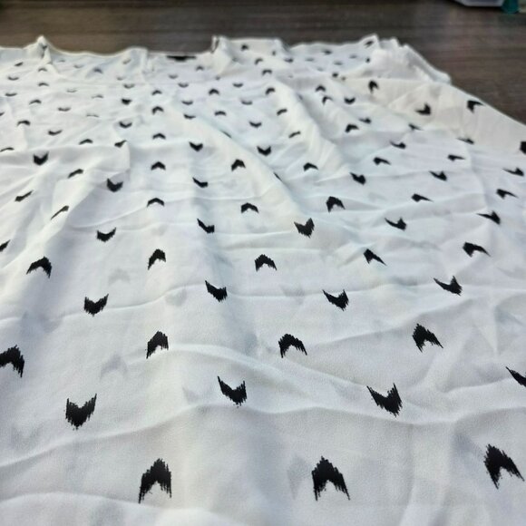 TORRID women's top size 3 white and black pattern plus size 20/24 - Picture 6 of 7